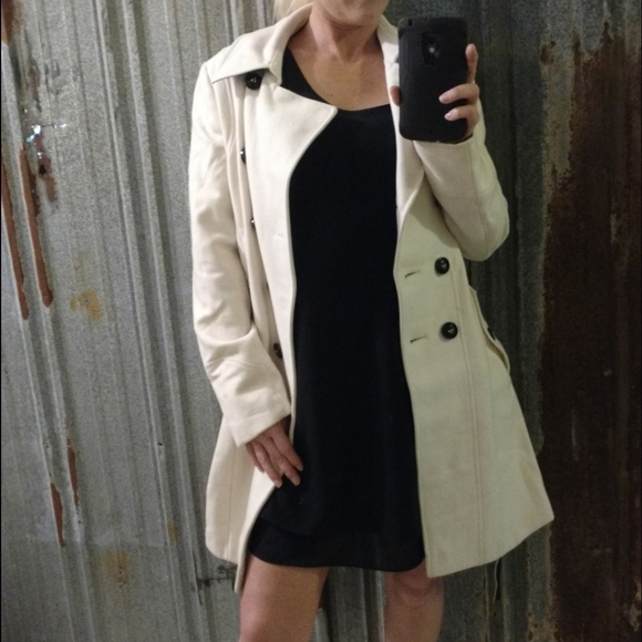 DKNY Double Breasted Pea Coat With Belt - Picture 4 of 17